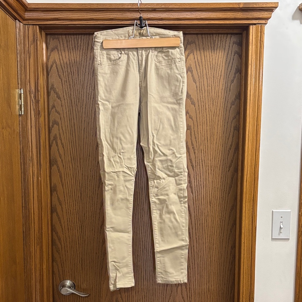 Hybrid & Company Women's Beige Skinny Pants